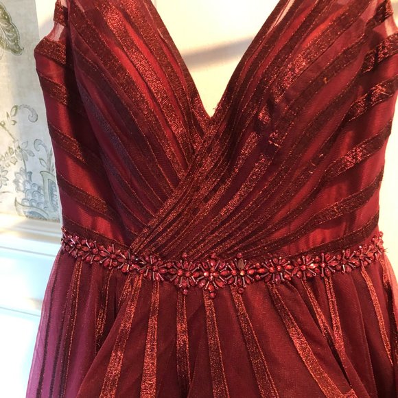 Ellie Wilde by Mon Cheri Dress, Size 6. - Picture 2 of 8